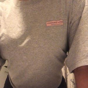 A grey and pink vinyard vines tshirt